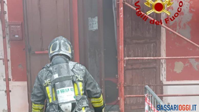 Principio di incendio in un ristorante a Sassari, danni ingenti