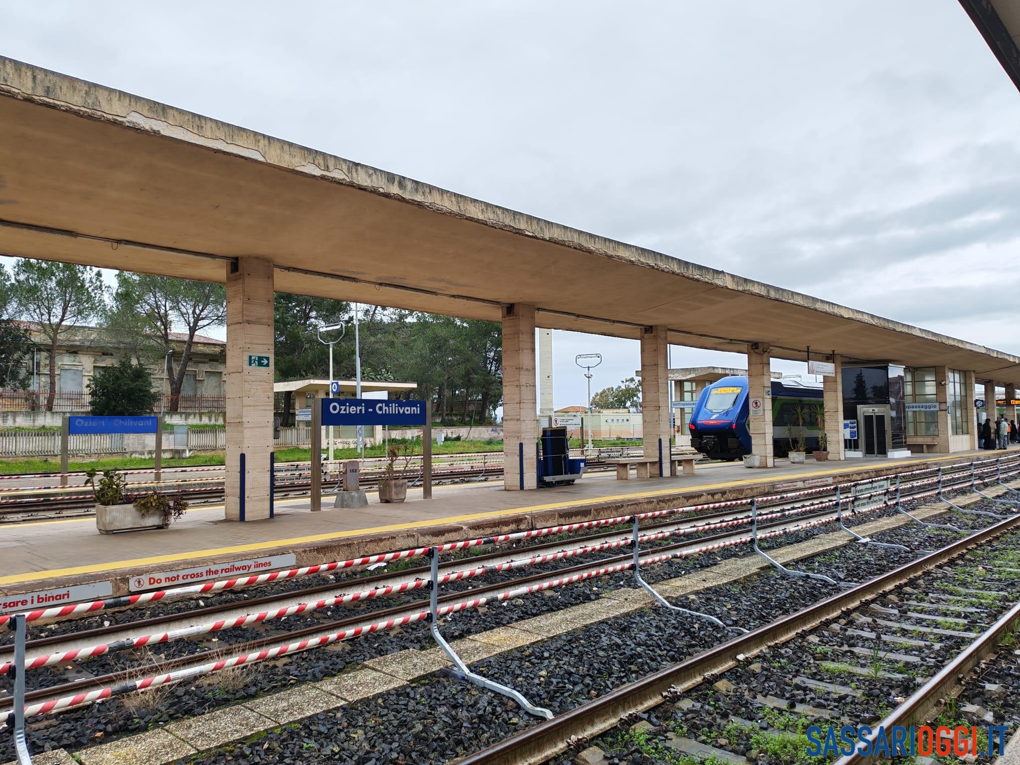 Stazione ferroviaria treno Ozieri Chilivani Trenitalia
