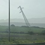 Vento e maltempo, a Sassari si inclina un traliccio elettrico