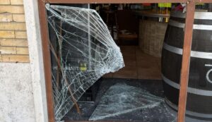 Ancora una spaccata nel centro di Sassari, cresce l'allarme