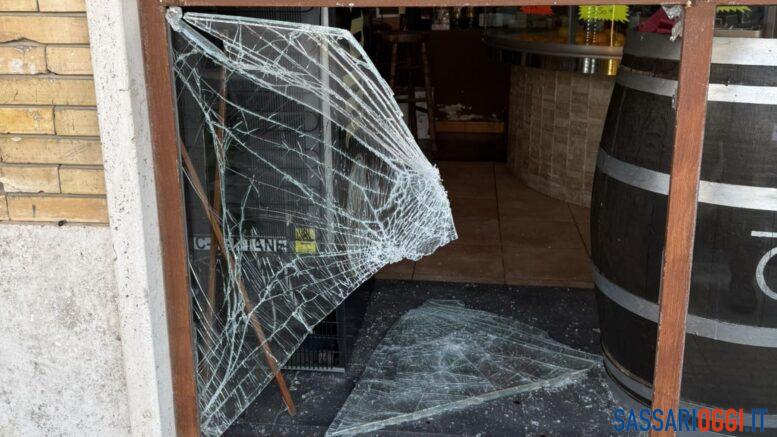 Ancora una spaccata nel centro di Sassari, cresce l'allarme