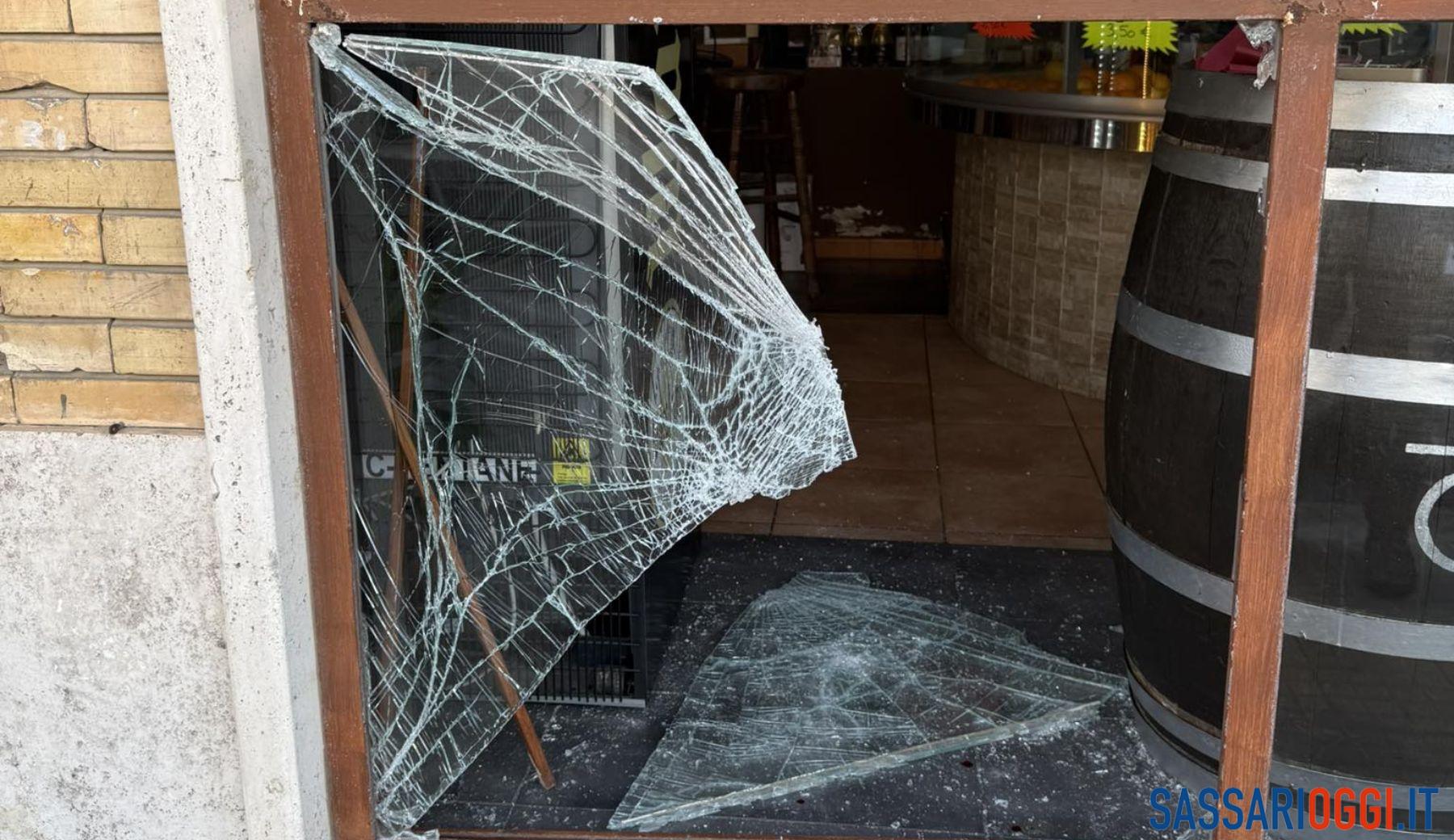 Ancora una spaccata nel centro di Sassari, cresce l'allarme