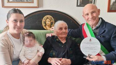 Festa a Giave per i 100 anni di Giovanna Maria Scodino