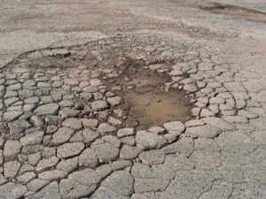 La strada Cheremule-Giave è a rischio, la protesta del sindaco