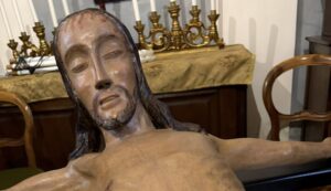 L'antico crocifisso di Bosa ritorna alla venerazione dei fedeli