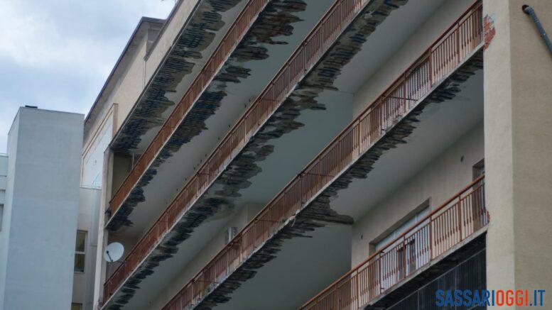 Ospedale di Sassari, crepe e lavori che non si vedono