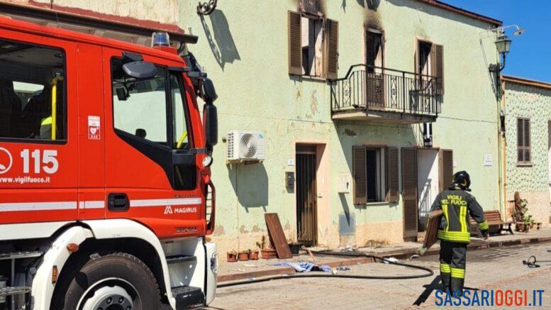 Incendio in un appartamento a Erula