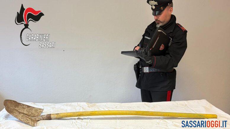 Tenta di uccidete il padre con una pala, arrestato a Nulvi