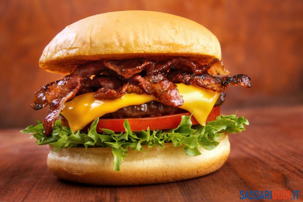 Alghero matta per gli hamburger: la città sul podio in Italia