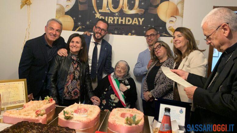 Grande festa a Uri per i 100 anni di Maria Lucia Alvau