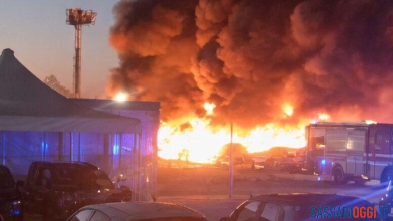 Incendio parcheggi aeroporto Alghero camorra