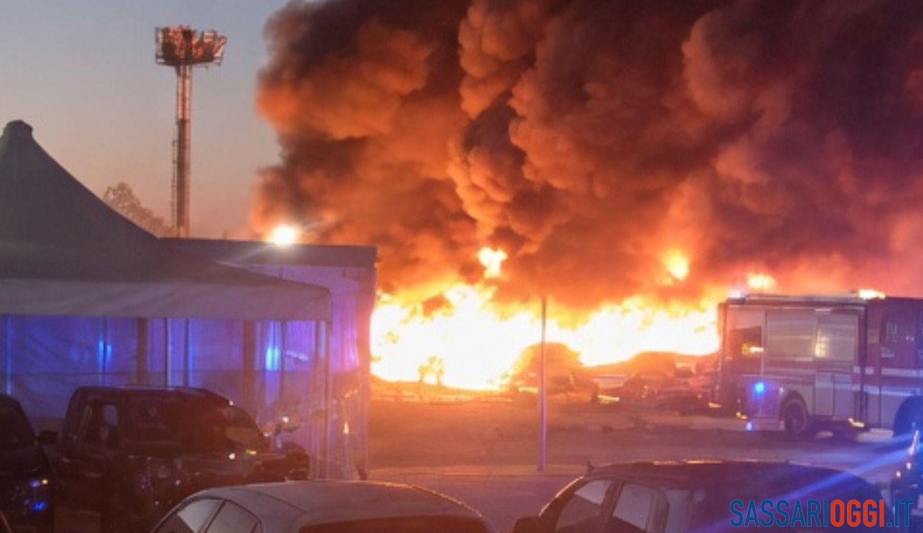 Incendio parcheggi aeroporto Alghero camorra