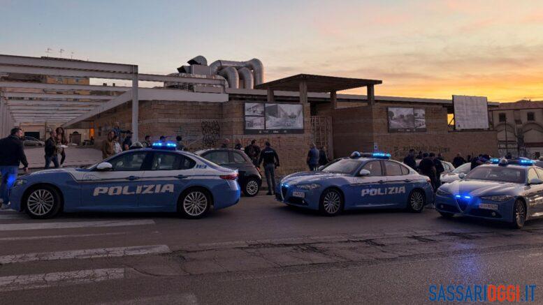 Polizia piazza Mercato Sassari