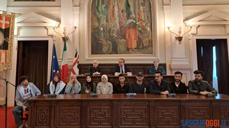 Studenti palestinesi in aula magna Uniss alla conferenza stampa