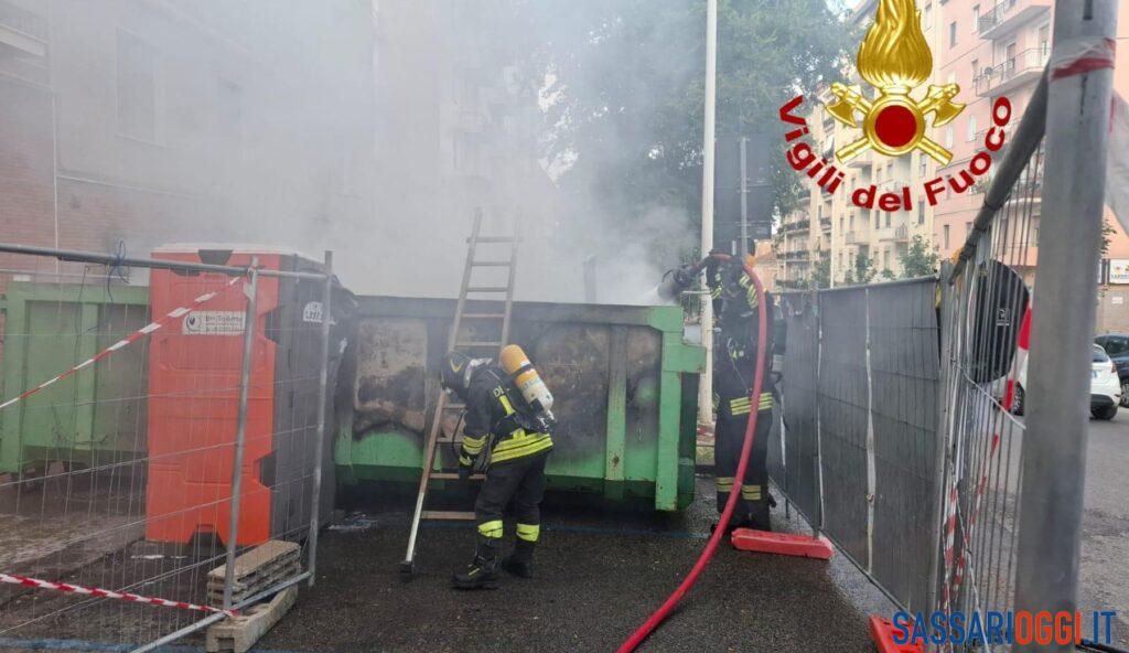 Cassone in fiamme a Sassari, si indaga sulle cause dell’incendio