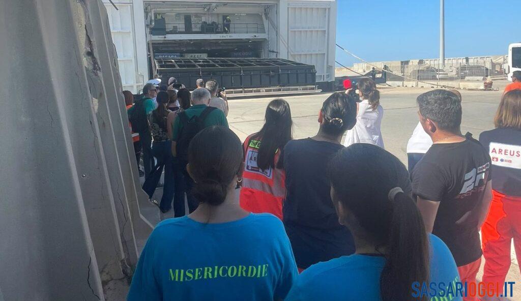 Incendio nel traghetto a Porto Torres, la Misericordia in prima linea