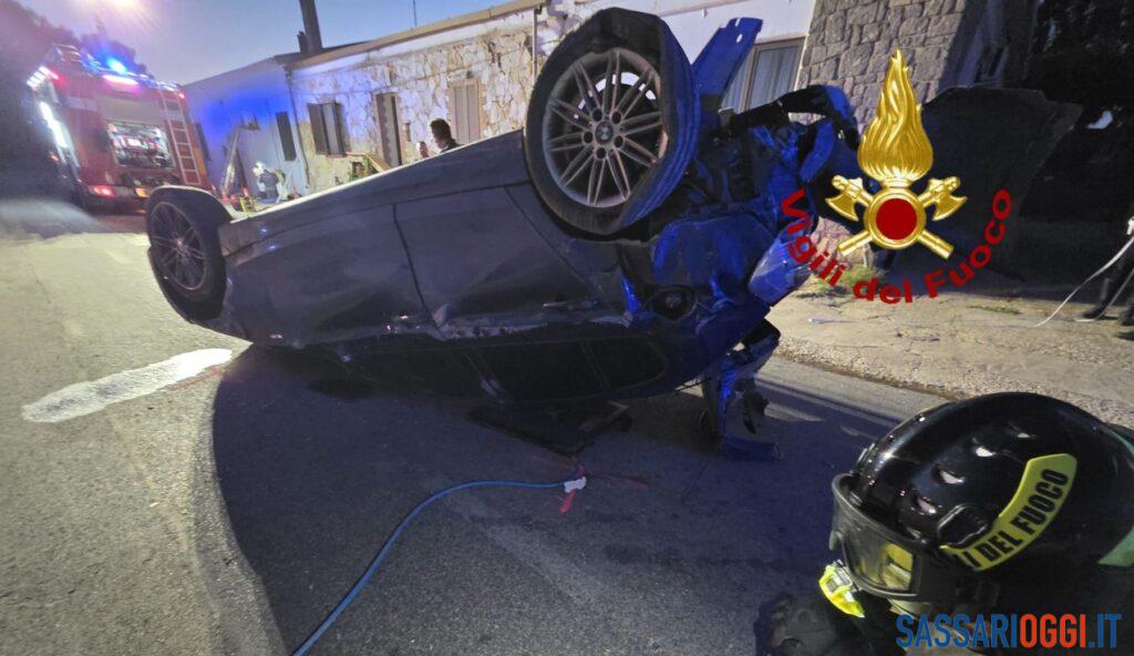 Perde il controllo dell’auto e si ribalta, paura a Sassari