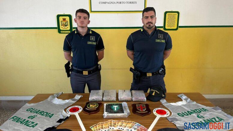 Sbarca a Porto Torres con 6 chili di cocaina e viene arrestato