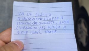 Una bella sorpresa per i poliziotti di Sassari, il biglietto di un cittadino