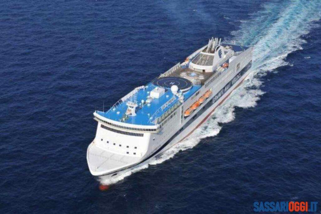 Incendio sul traghetto a Porto Torres: via libera al trasferimento a Genova