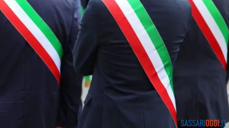 sindaci di spalle fascia tricolore elezioni comunali sassari
