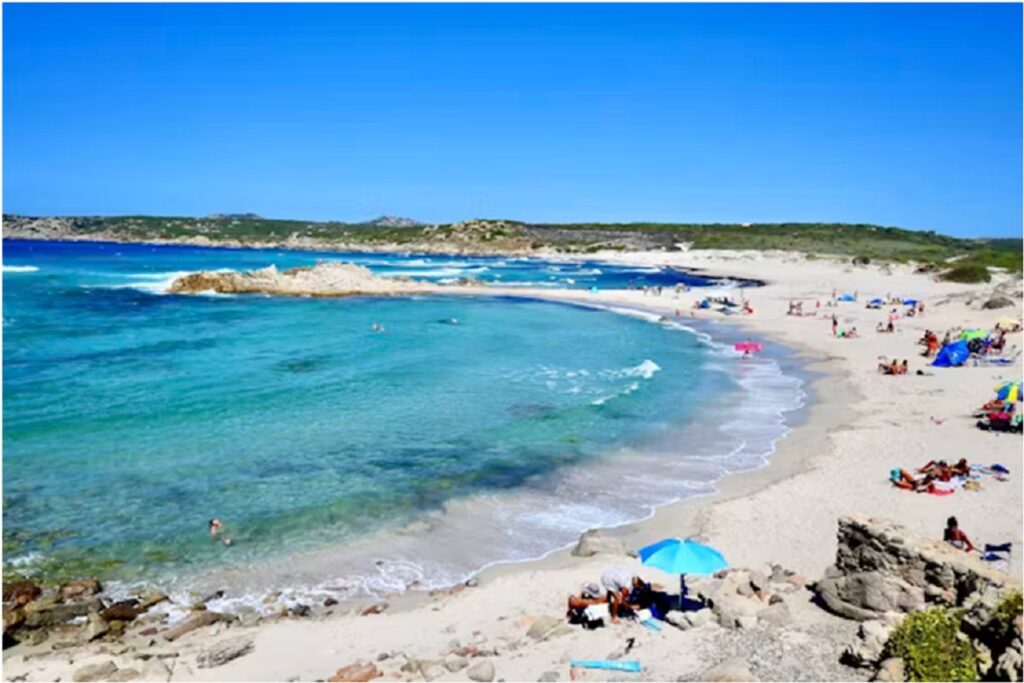 Redditi stagionali e costo della vita: come costruire un piano di investimento sostenibile in Sardegna
