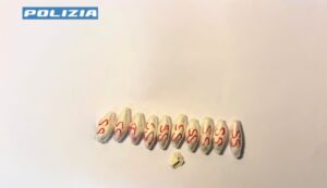 A folle velocità in auto con l'eroina, due arresti ad Alghero