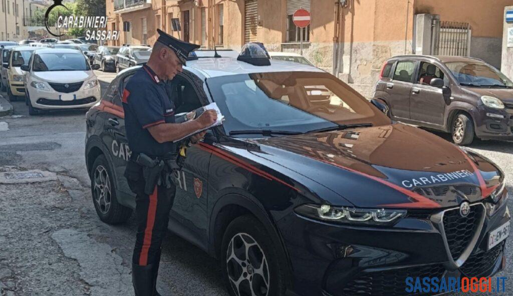 Finti carabinieri truffano un anziano, quelli veri li arrestano a Sassari
