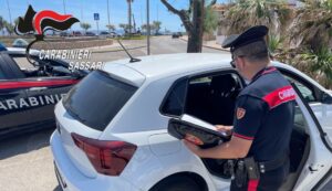 Furto in auto a Porto Torres, arrestato dai carabinieri