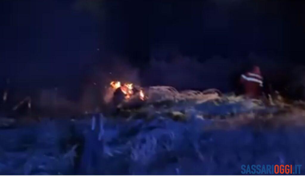 Notte di fuoco a Sorso, allarme per un incendio nelle campagne