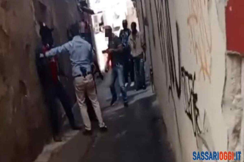 Sparatoria nel centro di Sassari, 2 anni a un senegalese