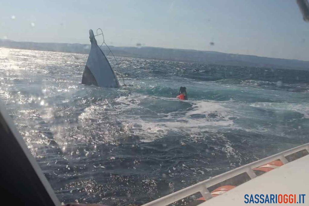 Barca affonda ad Alghero: uomo rischia di annegare, salvato