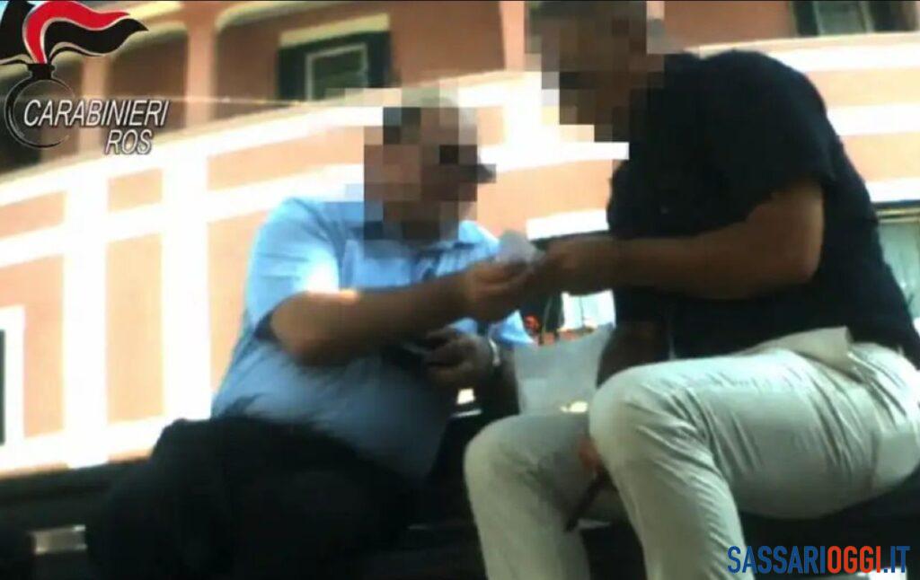 Spionaggio per la Russia, arrestato ex 007 e carabiniere di Sassari