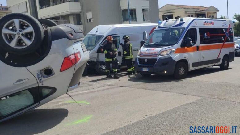 incidente sassari auto ribaltata