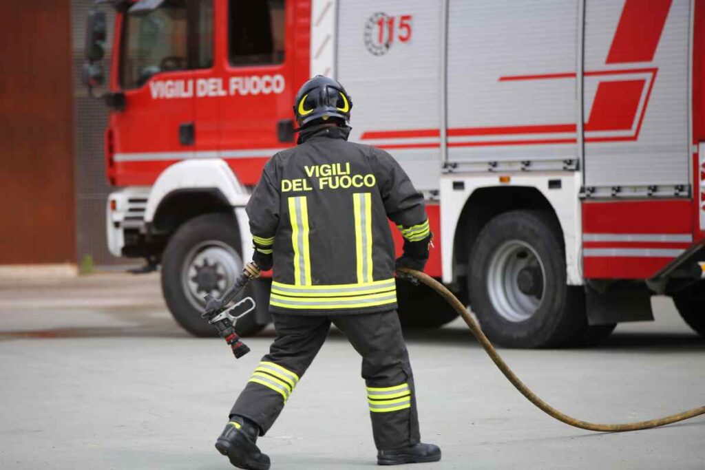 Crolla un ramo in piazza Marconi a Sassari, secondo caso in un mese