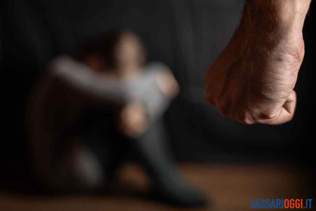Martellate al suo ex Sassari, lei non accettava la fine della storia