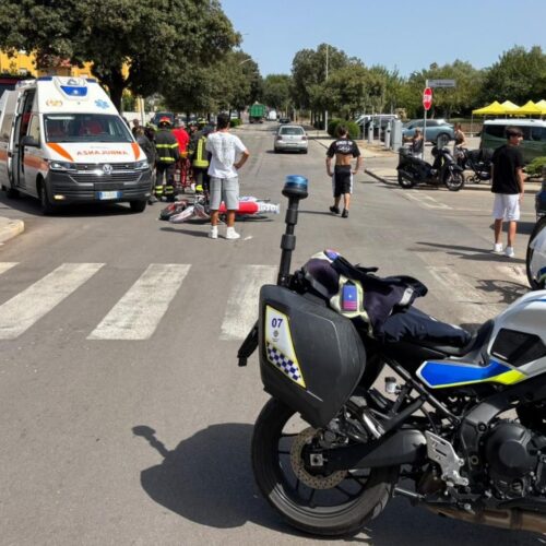 Incidente nel centro di Alghero, ferito un motociclista di 18 anni