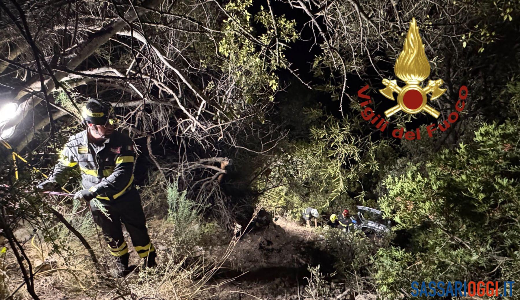 L'auto finisce nella scarpata a Sassari, morto Giovanni Orani