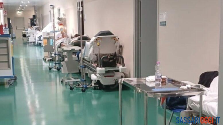 Pazienti in barella nei corridoi dell'ospedale a Sassari, la denuncia del Nursing Up