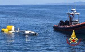barca affondata porto torres