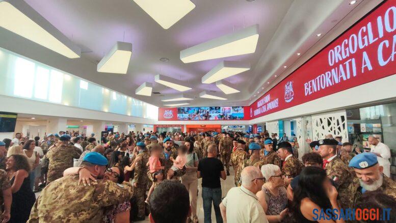 brigata sassari all'arrivo all'aeroporto di sassari