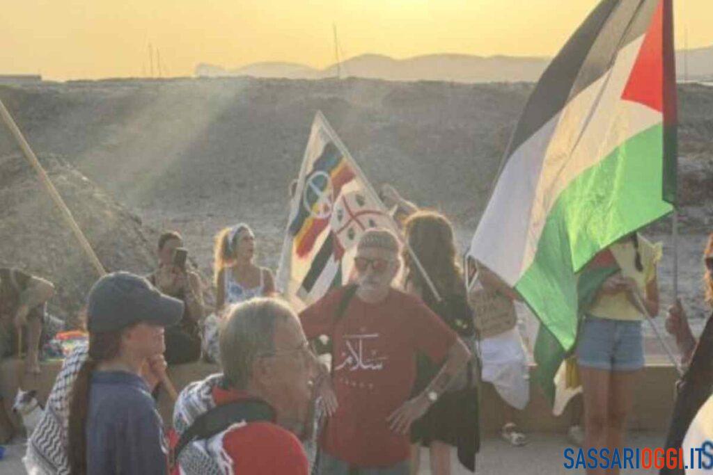 Alghero, corteo pro Pal sul litorale: “Il genocidio non è mai finito”