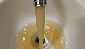 Acqua sporca, cattivi odori e guasti nella frazione di Caniga a Sassari