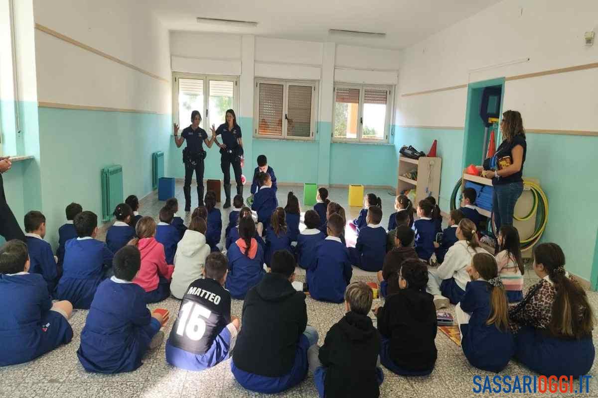 La raccolta differenziata in un progetto ecologico con i bambini delle scuole di Sassari