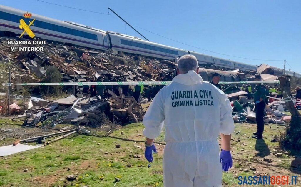 Incidente fra treni in Spagna, a bordo anche un passeggero di Sassari