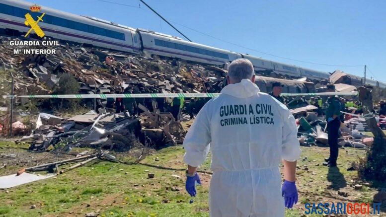 treni spagna passeggero sassari incidente foto
